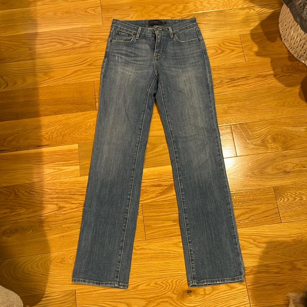 Demi curve levi’s jeans size 2/32